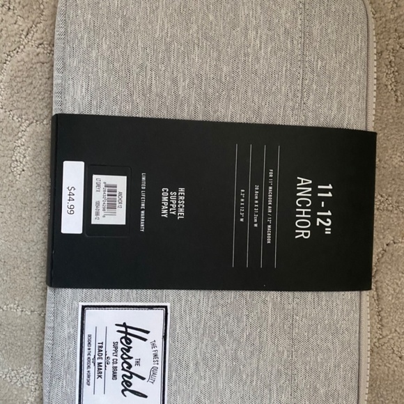 NEW Herschel gray 11-12" laptop case - Picture 2 of 2